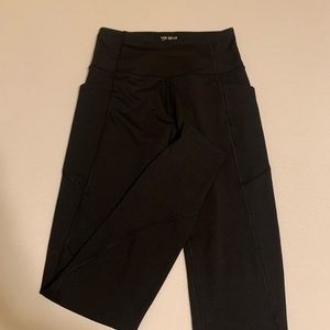 BRAND NEW WORKOUT LEGGINGS NEVER WORN